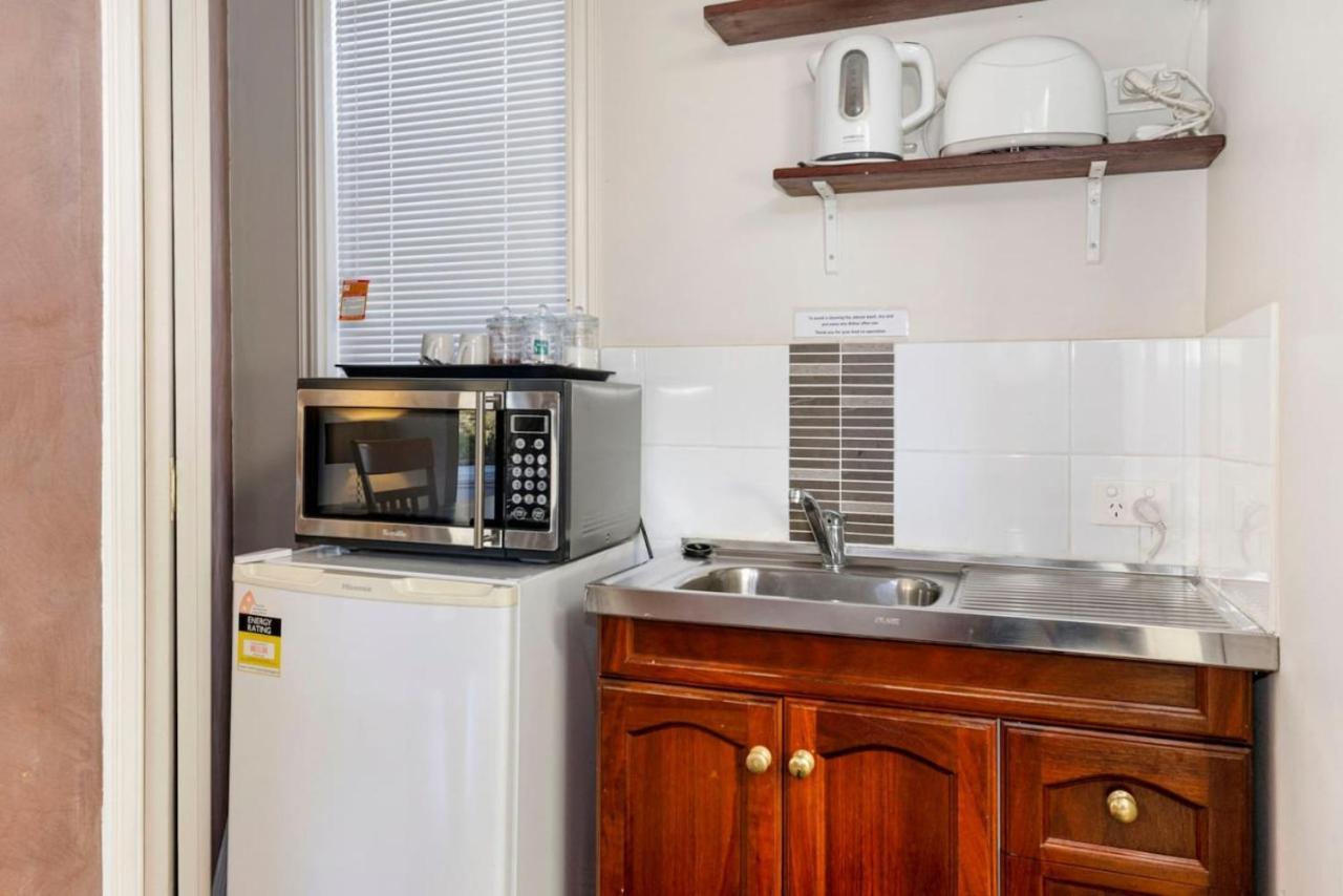 Inn The Tuarts Guest Lodge Wonnerup Екстериор снимка