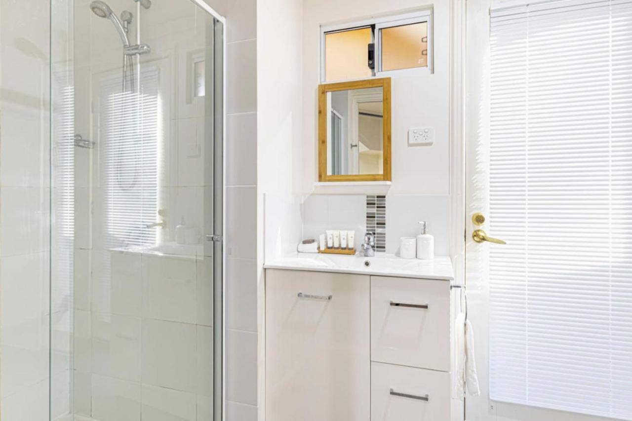 Inn The Tuarts Guest Lodge Wonnerup Екстериор снимка